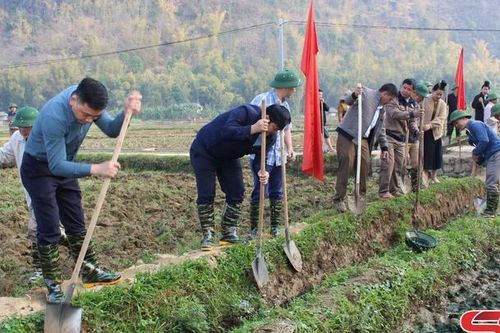 Thuận Châu ra quân làm thủy lợi mùa khô 2024