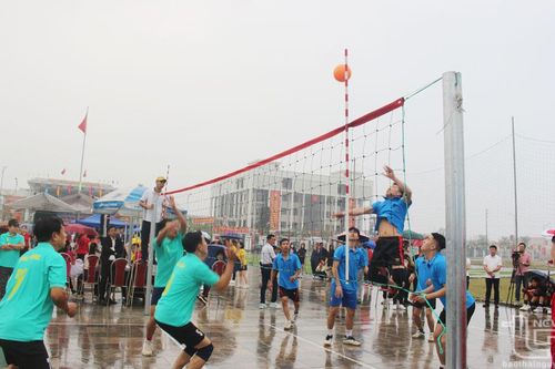 Trên 200 vận động viên tham gia Giải bóng chuyền hơi