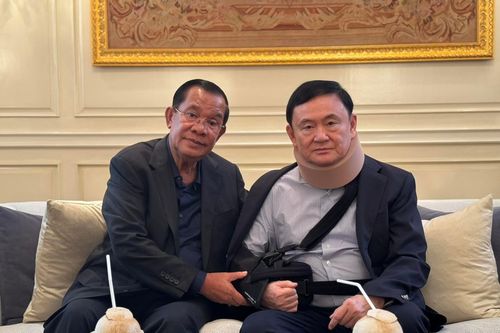 Ông Hun Sen tới Thái Lan thăm ông Thaksin