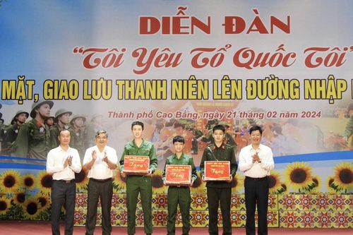 Thành phố gặp mặt, giao lưu thanh niên lên đường nhập ngũ