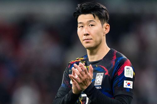 Son Heung-min rộng lượng với Lee Kang-in, CĐV Hàn Quốc khen hết lời