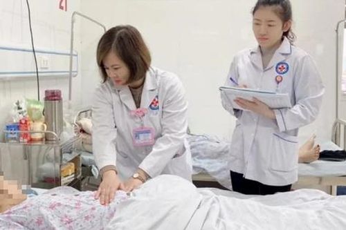 Bác sĩ miền núi cứu mẹ con sản phụ bị nứt vết mổ tử cung, u buồng trứng lớn