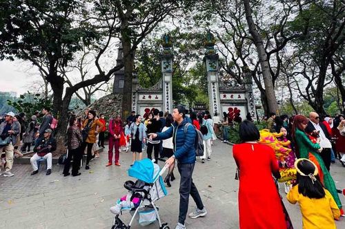 Tăng trần giá vé máy bay, du lịch nội địa lo 'đói' khách