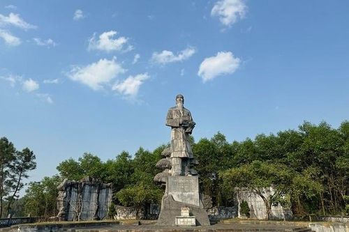 Hà Tĩnh: Lan tỏa giá trị di sản văn hóa lễ hội Hải Thượng Lãn Ông