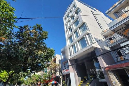 Dẫn người phụ nữ 'lạ' vào khách sạn, một hiệu phó trường tiểu học ở Phú Yên bị vợ đâm