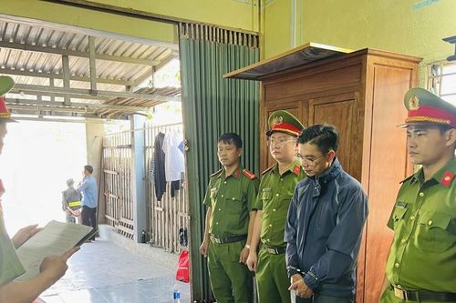 Bị bắt bởi sản xuất, buôn bán kính ô tô giả gắn mác thương hiệu nổi tiếng