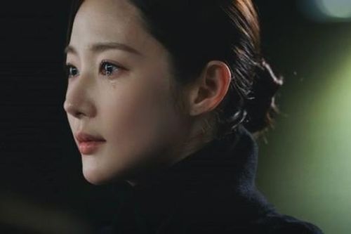 Park Min Young thừa nhận sai lầm yêu đại gia