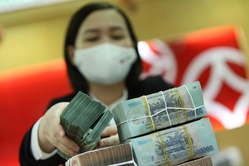 Chứng khoán tăng 100 điểm, cổ đông lớn liên tục chốt lời