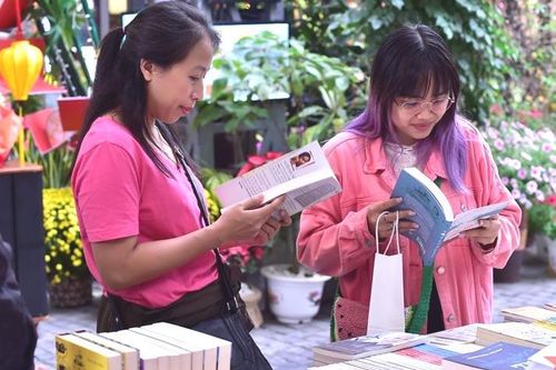 Phiên chợ Khuyến đọc tại Phố sách Hà Nội