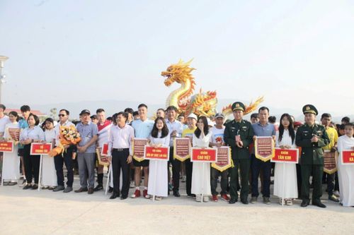 Sôi nổi 'Ngày hội Biên phòng toàn dân' tại vùng biên giới thị trấn Lao Bảo