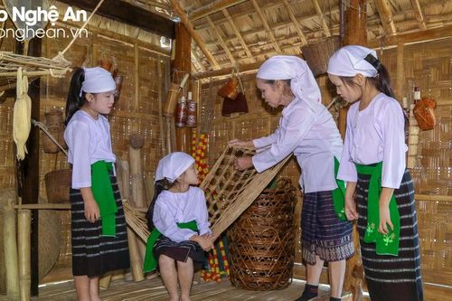 Lưu mãi nét đẹp văn hóa Thổ ở làng Mo Mới