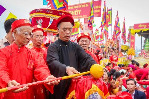 Độc đáo nghi lễ rước nước cầu mưa thuận gió hòa ở Lễ hội Đền Trần Thái Bình