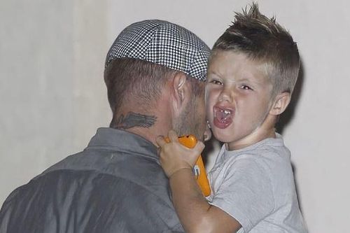 David Beckham chúc mừng sinh nhật quý tử đầu tiên nhưng lại đăng tấm hình khiến chính chủ phải 'méo mặt'