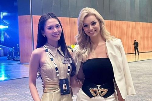 Mai Phương khoe sắc với đương kim Miss World 2021