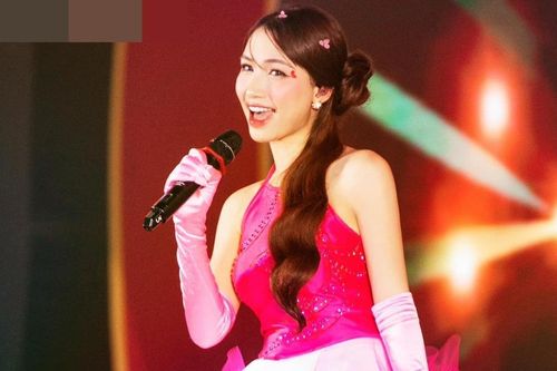 Biểu diễn ca khúc mới, Hòa Minzy chỉ ra điểm khác biệt giữa thu âm và hát live