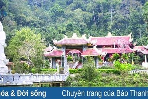 Du xuân lên Bàn Bù vui hội rước nước