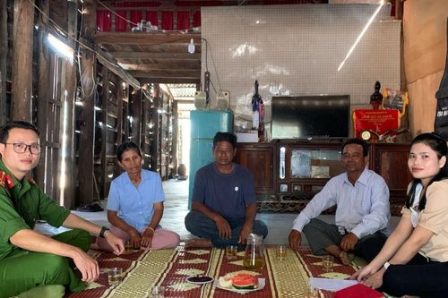 Nữ cử nhân người Jrai tình nguyện lên đường nhập ngũ