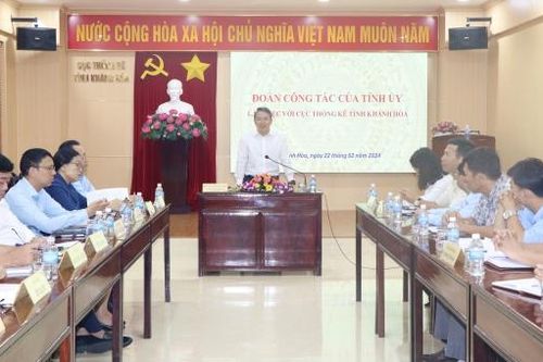 Bí thư Tỉnh ủy Nguyễn Hải Ninh làm việc với Cục Thống kê tỉnh