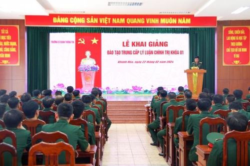 Trường Sĩ quan Thông tin: Khai giảng đào tạo học viên trung cấp lý luận chính trị Khóa 1