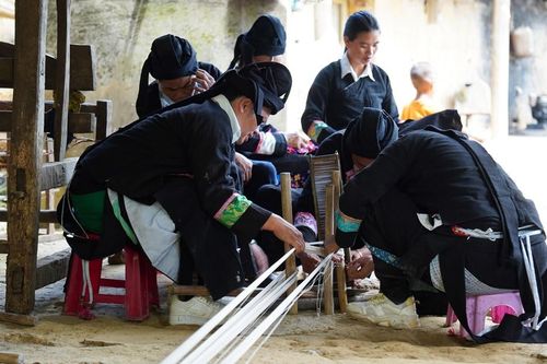 Nghề dệt của người Thu Lao (huyện Si Ma Cai) được đưa vào danh mục di sản văn hóa phi vật thể quốc gia
