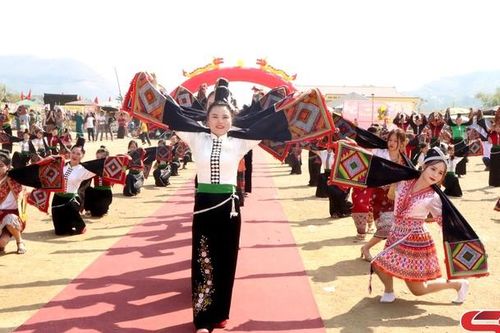Lễ hội Cầu mùa xã Chiềng Cang