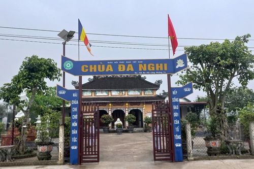 Thương về ngôi chùa nghèo vùng xa