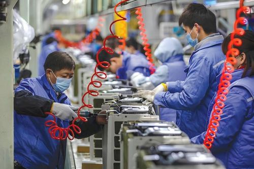 TP. Hồ Chí Minh dự báo công nghiệp, thương mại năm 2024 tăng lần lượt 5%, 10% trở lên