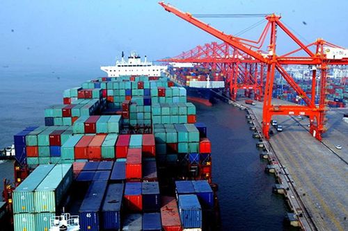 Buông lỏng quản lý phụ phí, hãng tàu nước ngoài hưởng lợi