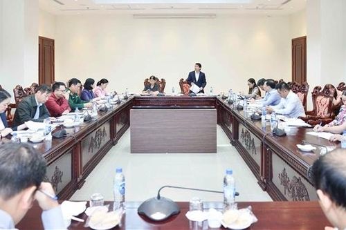 Ban Biên soạn cuốn sách Biên niên sự kiện lịch sử Đảng bộ cơ quan Văn phòng Quốc hội họp Phiên thứ nhất