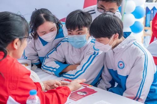 Chọn ngành học mới: Đừng chạy theo tâm lý đám đông