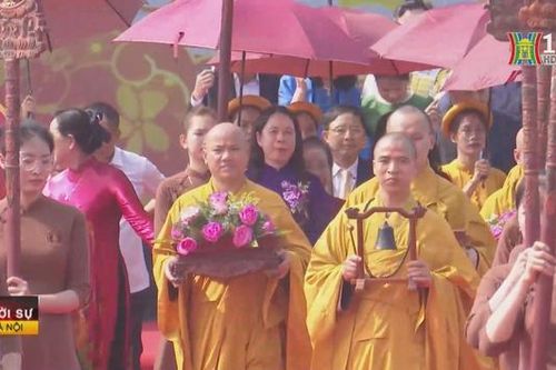 Phó Chủ tịch nước dự lễ khai hội chùa Tam Chúc