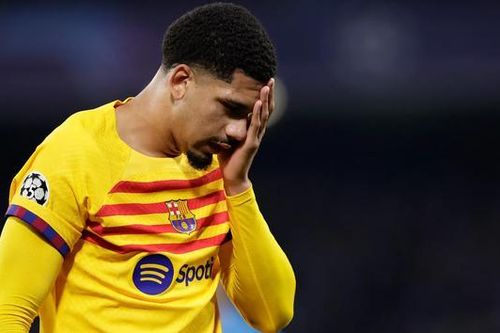 Barca đánh rơi chiến thắng trước Napoli ở Cúp C1