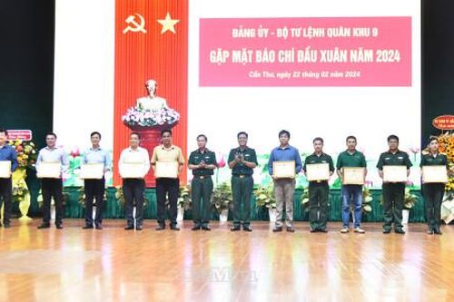 Báo chí đồng hành tuyên truyền nhiệm vụ quân sự, quốc phòng