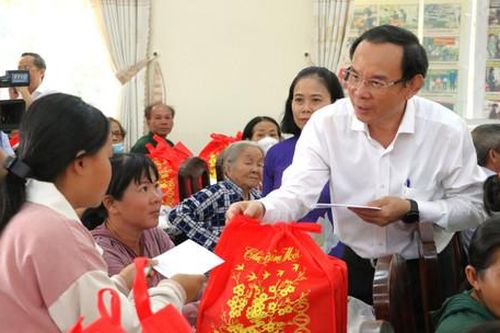 Ơn sâu nghĩa nặng ở Thành phố nghĩa tình