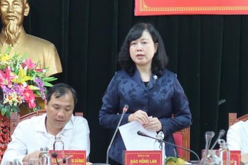 Bộ trưởng Đào Hồng Lan: Hà Tĩnh tiếp tục quan tâm đầu tư nguồn lực, có các chính sách đặc thù hỗ trợ cán bộ y tế