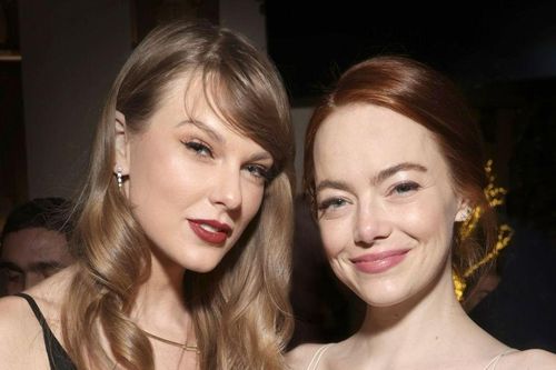 Emma Stone hối hận vì đùa cợt về Taylor Swift