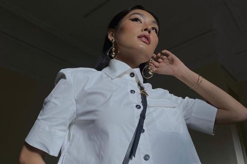Sai lầm của Gen Z khi diện hở hang đi làm