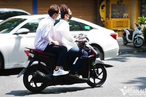 Nỗi ân hận cả đời của người mẹ giao xe cho con trai yêu quý