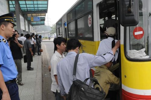 Kéo người dân đến gần vận tải công cộng