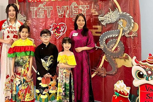 Giới thiệu Tết Việt trong trường học tại London