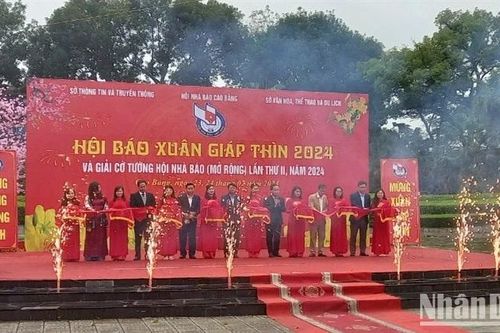 Khai mạc Hội báo Xuân tỉnh Cao Bằng năm 2024