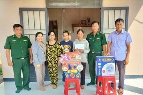 Sông Măng một nẻo đường xuân