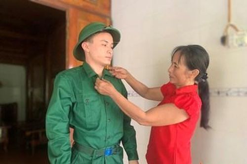 DIỄN ĐÀN LỜI HỨA VỚI HẬU PHƯƠNG: Đặng Quang Ngọc nhiều lần viết đơn tình nguyện nhập ngũ