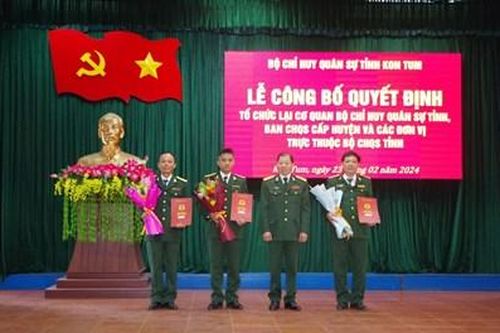 Kon Tum công bố các quyết định tổ chức lại các cơ quan, đơn vị