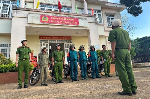 Khơi dậy sức dân để bảo vệ an ninh trật tự