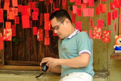 Chiếc áo tết màu xanh