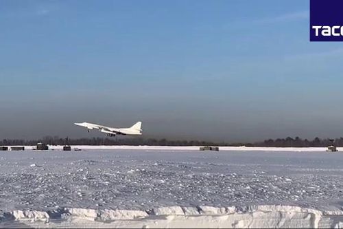 Video Tổng thống Putin trên máy bay Tu-160M trong lộ trình bí mật