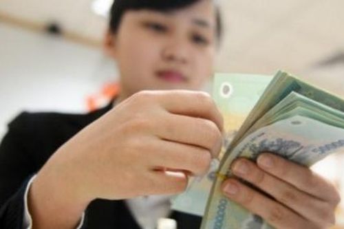 Bộ Chính trị đang xem xét chính sách tiền lương mới để thực hiện từ 1/7