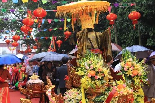 Khai hội truyền thống Chèo tàu Tổng Gối Xuân Giáp Thìn 2024
