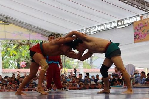 Kịch tính màn đấu vật tranh 'Đô lực sỹ' ở vùng quê Vua triều Mạc